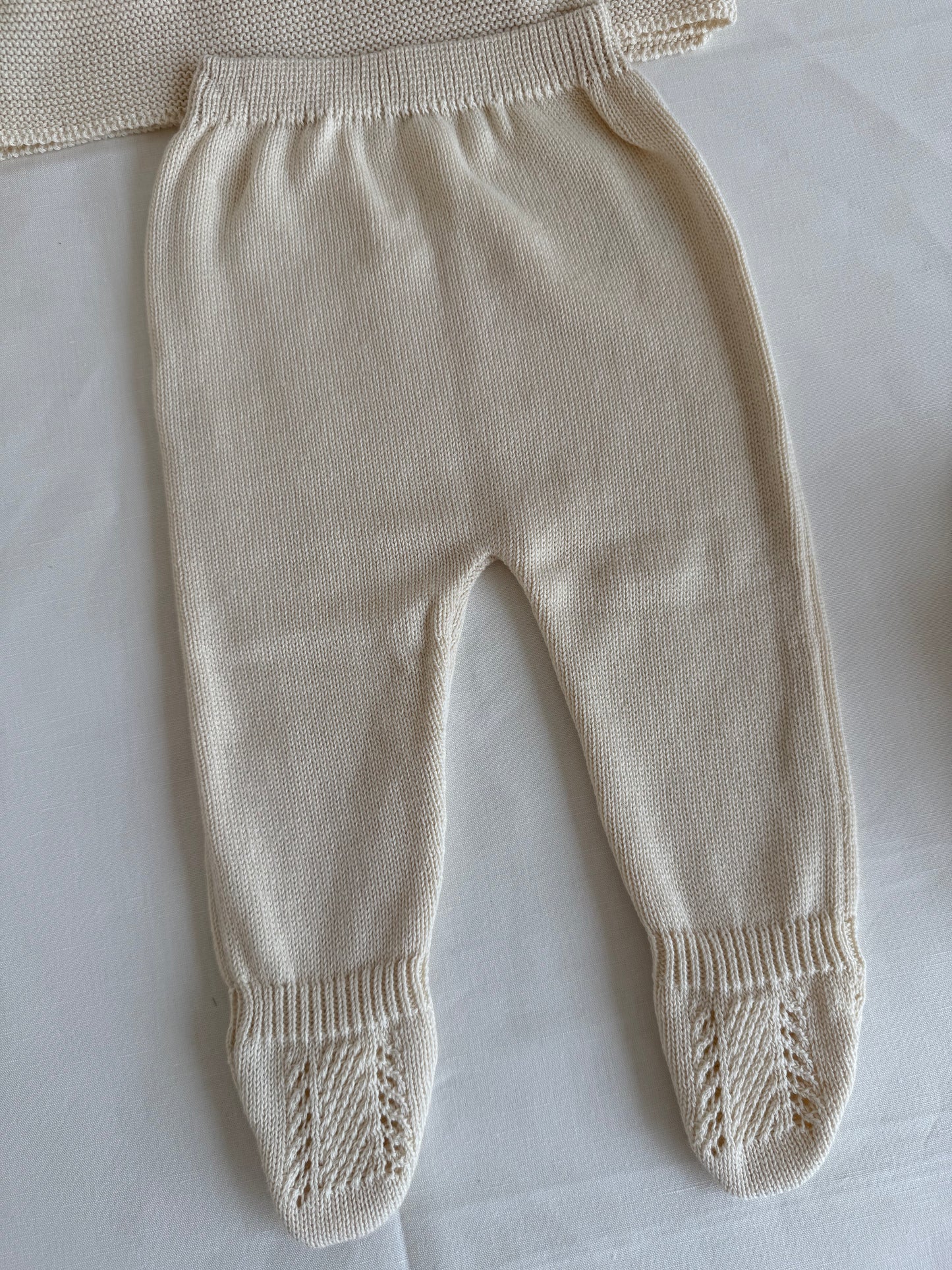 Conj: camisola, calça e touca em tricô Rigolã04