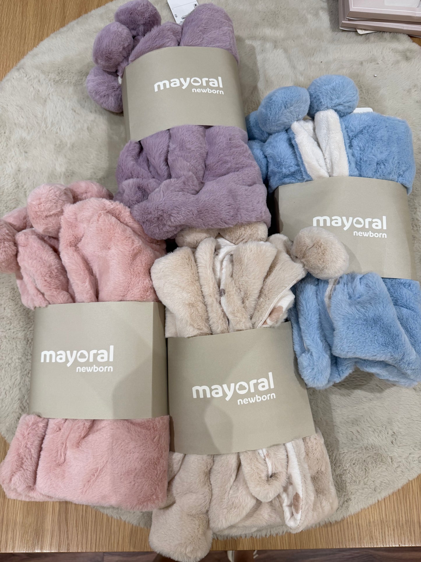 Manta com pompom Mayoral 9143